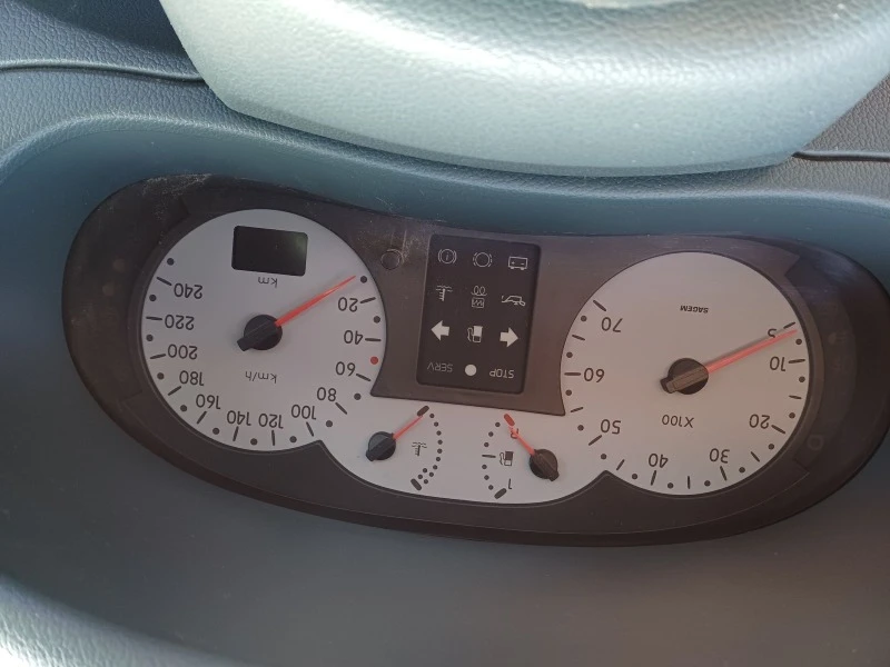 Renault Kangoo, снимка 4 - Автомобили и джипове - 47223691