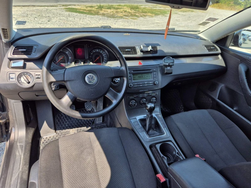 VW Passat 2.0TDI, снимка 14 - Автомобили и джипове - 46918405