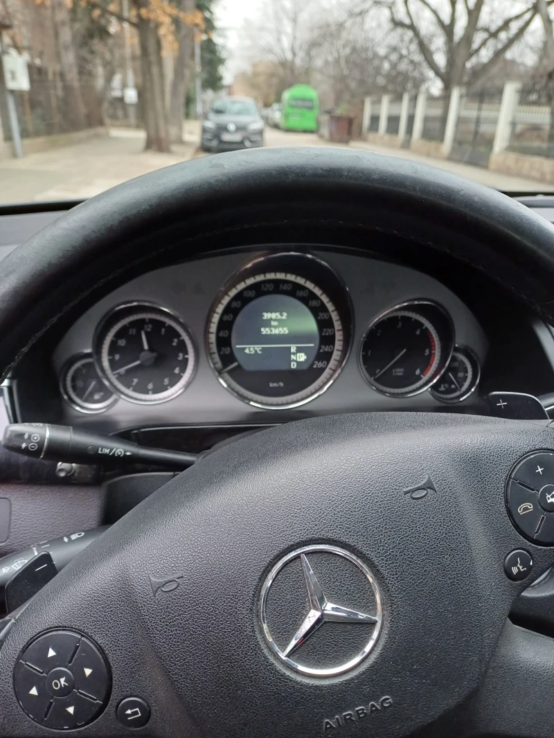 Mercedes-Benz E 350 3.5 CDI 4 MATIC, снимка 10 - Автомобили и джипове - 48500457