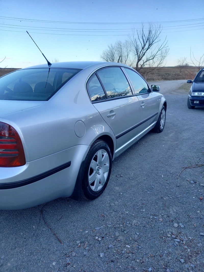 Skoda Superb, снимка 17 - Автомобили и джипове - 48813624