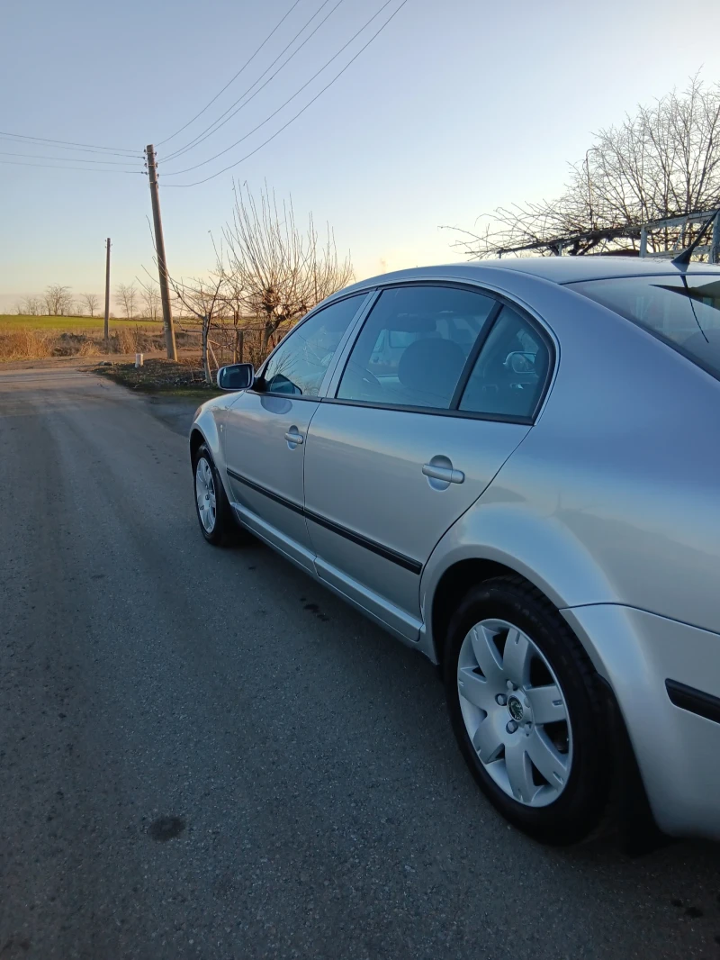 Skoda Superb, снимка 8 - Автомобили и джипове - 48813624