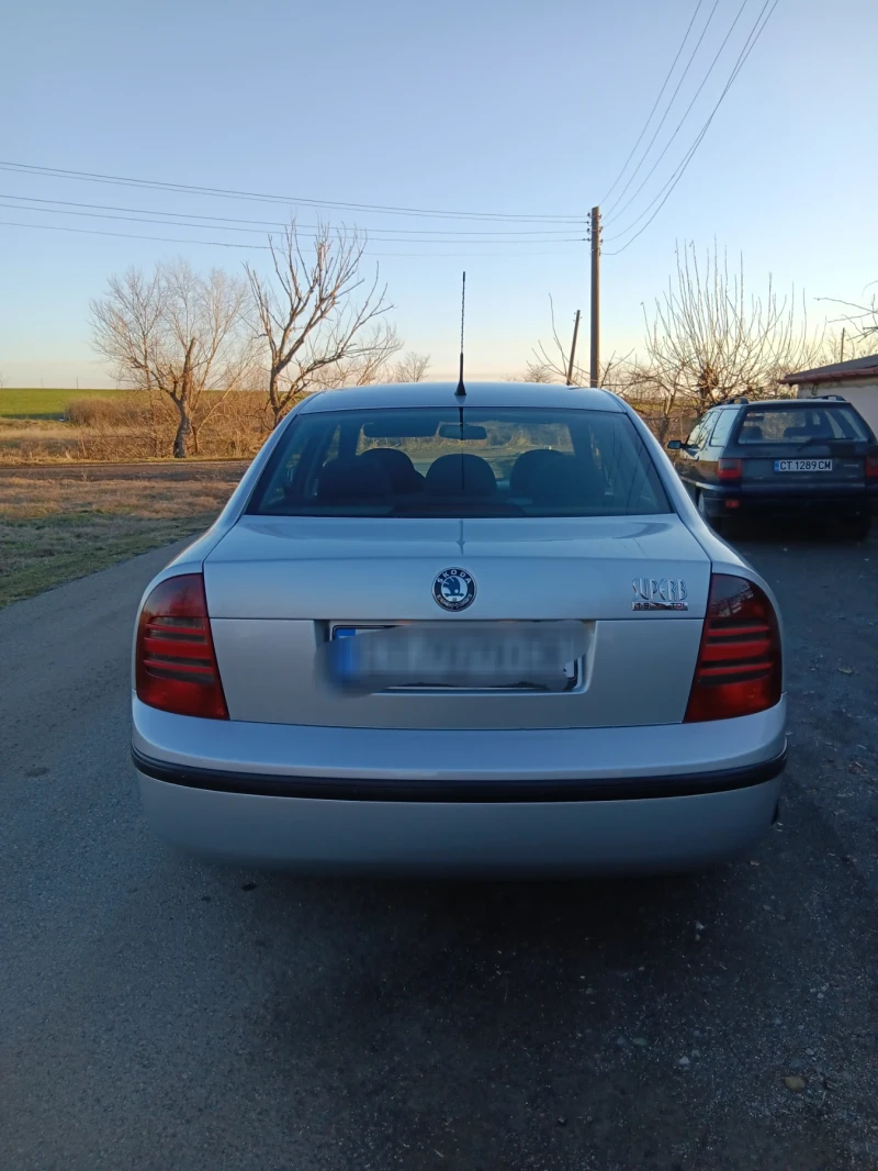 Skoda Superb, снимка 6 - Автомобили и джипове - 48813624