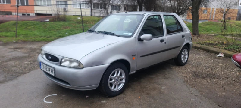 Ford Fiesta, снимка 1 - Автомобили и джипове - 49321778