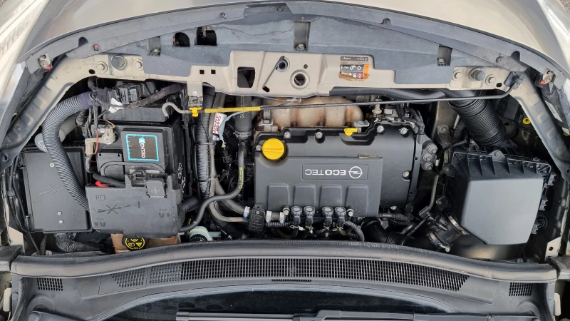 Opel Meriva 1.4i GAS Euro 5B, снимка 11 - Автомобили и джипове - 52663631