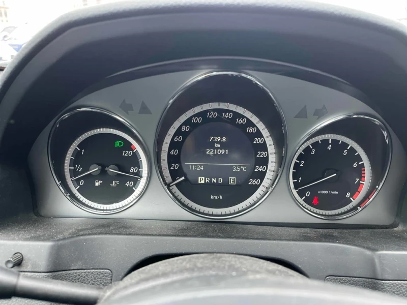 Mercedes-Benz C 350 * CARFAX * ЦЕНА ДО БЪЛГАРИЯ, снимка 8 - Автомобили и джипове - 53031304