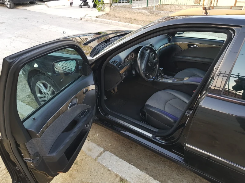 Mercedes-Benz E 220 Avangard, снимка 13 - Автомобили и джипове - 53227332