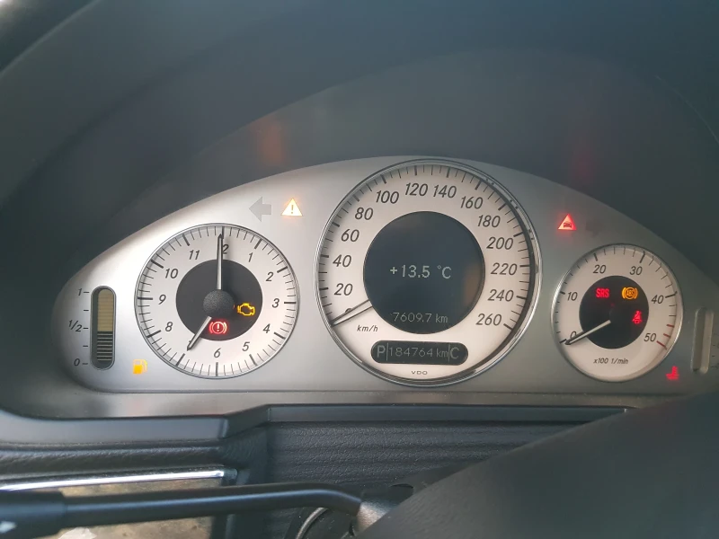 Mercedes-Benz E 220 Avangard, снимка 14 - Автомобили и джипове - 53227332