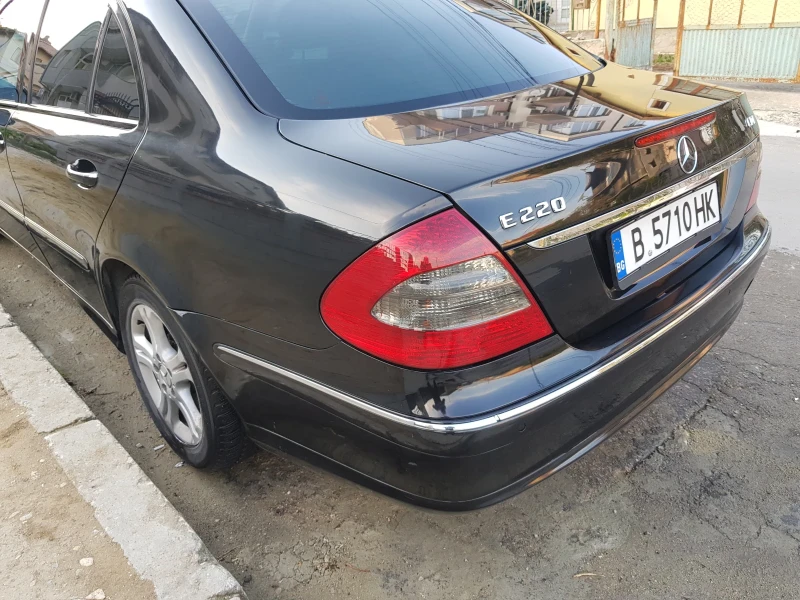 Mercedes-Benz E 220 Avangard, снимка 16 - Автомобили и джипове - 53227332