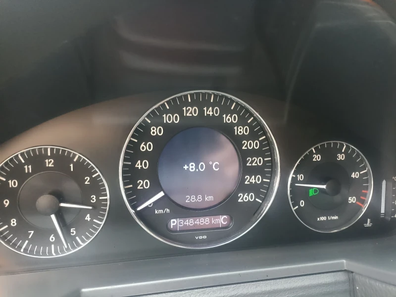 Mercedes-Benz E 220 Mercedes E220 150hp/2ключа/нов внос ХОЛАНДИЯ, снимка 14 - Автомобили и джипове - 53535910