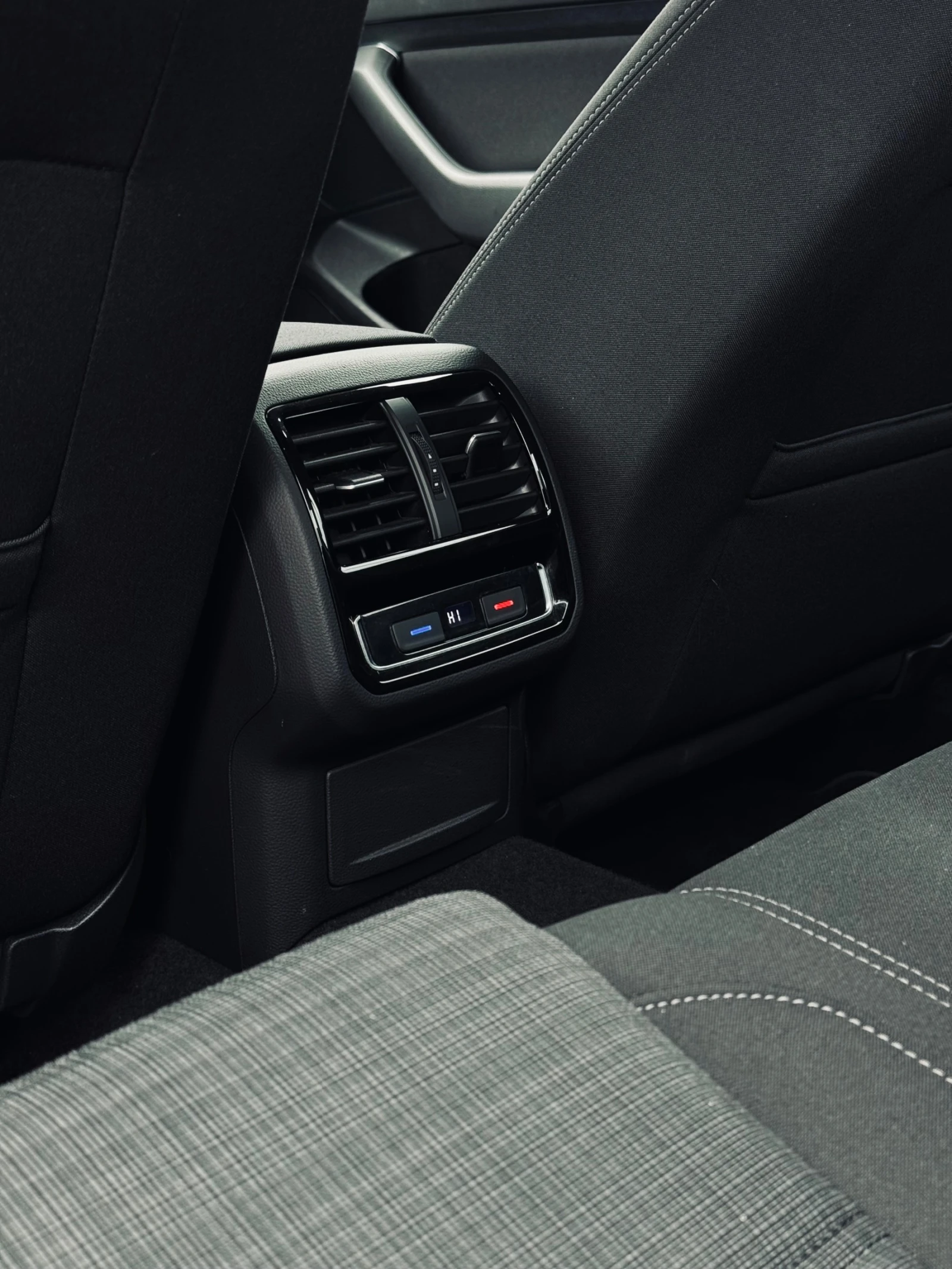 VW Passat 1.5 TSI /  / Facelift / BUSINESS | Mobile.bg   12