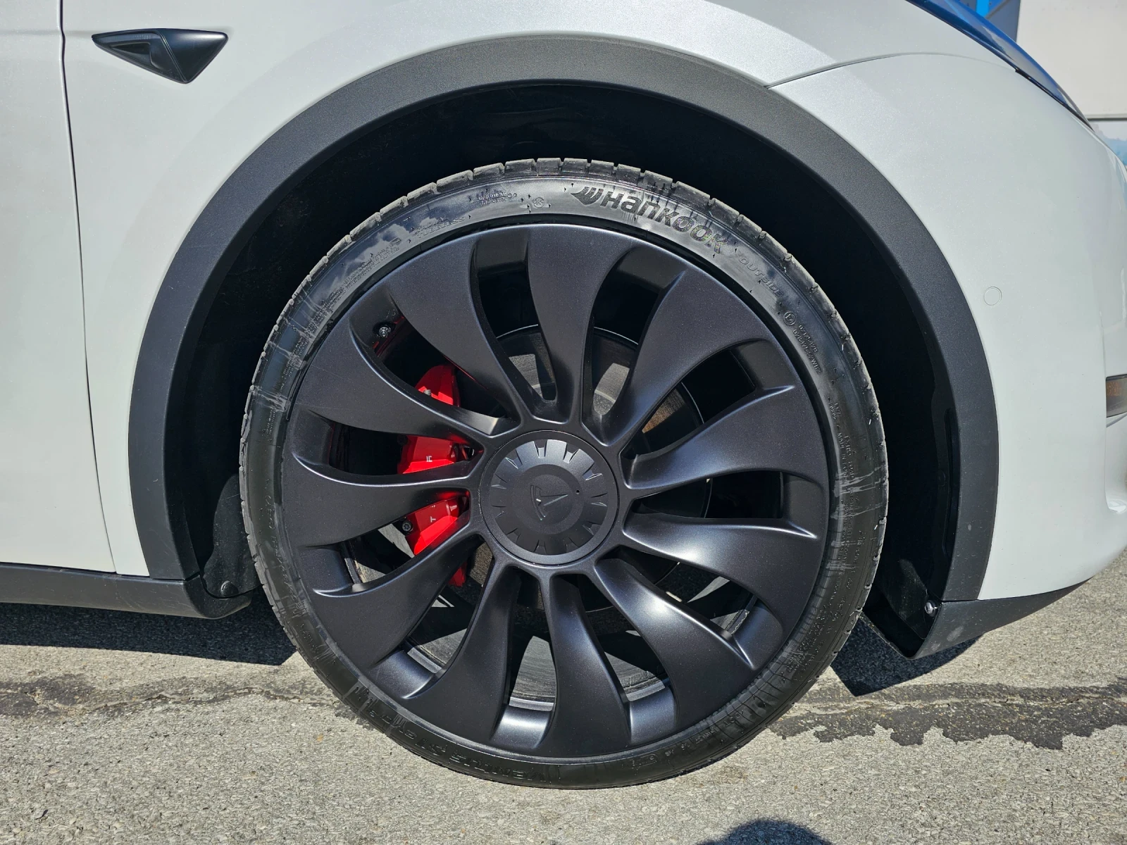 Tesla Model Y Performance Facelift  | Mobile.bg   12