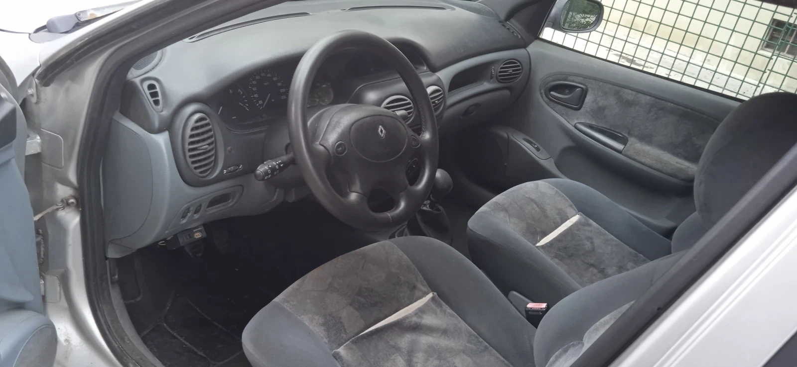 Renault Megane АГУ/LPG, климатик - изображение 3
