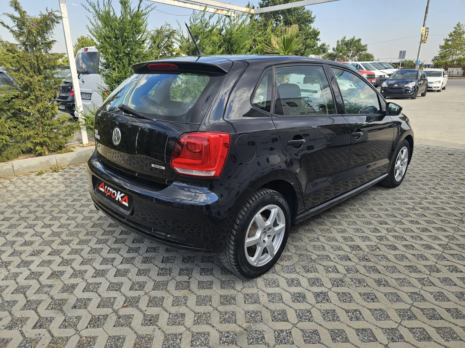 VW Polo 1.4i-86кс= ФАБРИЧНА ГАЗ= ОБСЛУЖЕН= КЛИМАТИК - изображение 3