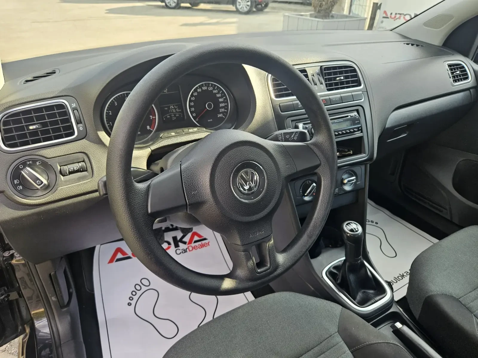 VW Polo 1.4i-86кс= ФАБРИЧНА ГАЗ= ОБСЛУЖЕН= КЛИМАТИК - изображение 8