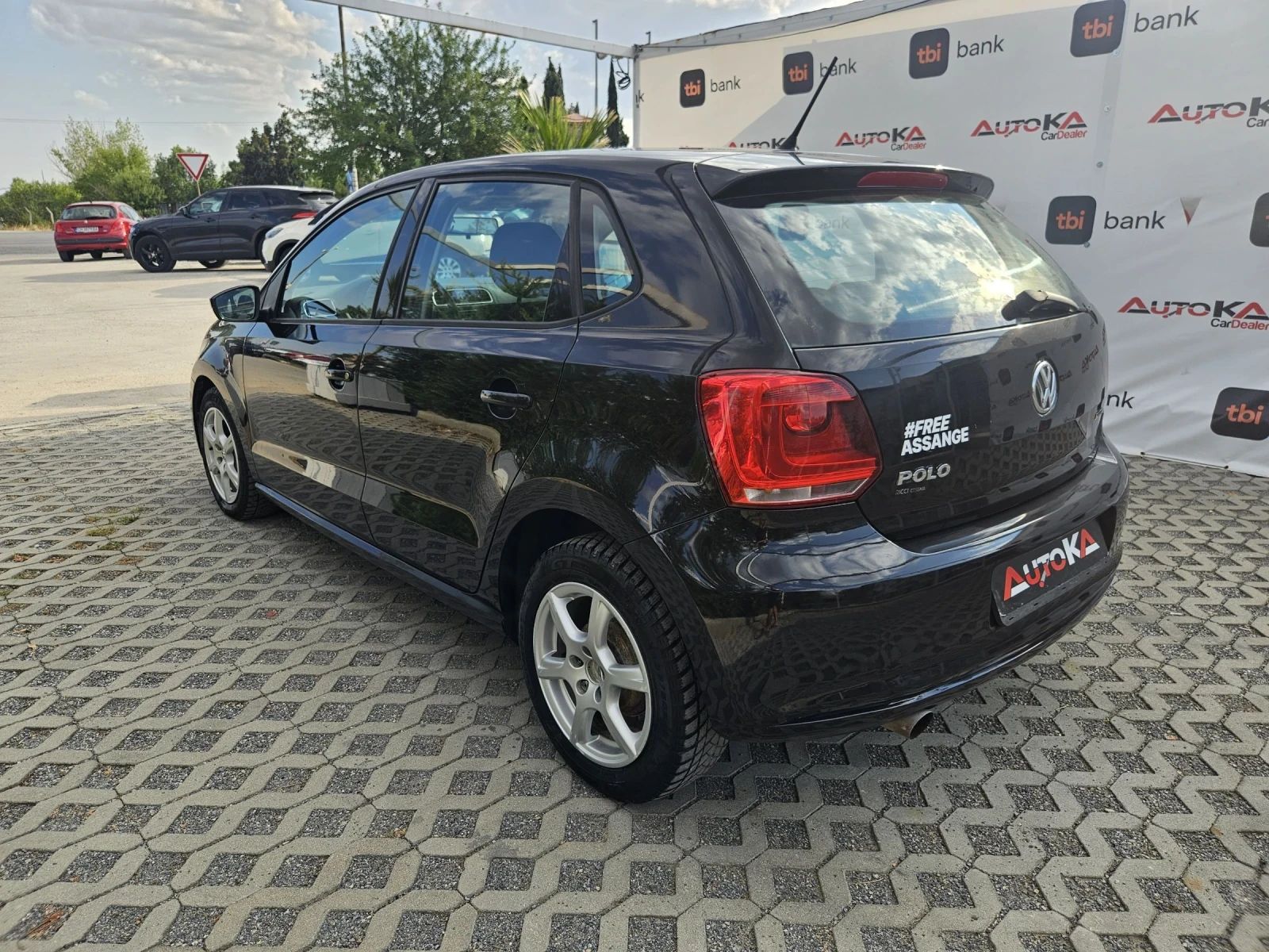 VW Polo 1.4i-86кс= ФАБРИЧНА ГАЗ= ОБСЛУЖЕН= КЛИМАТИК - изображение 5