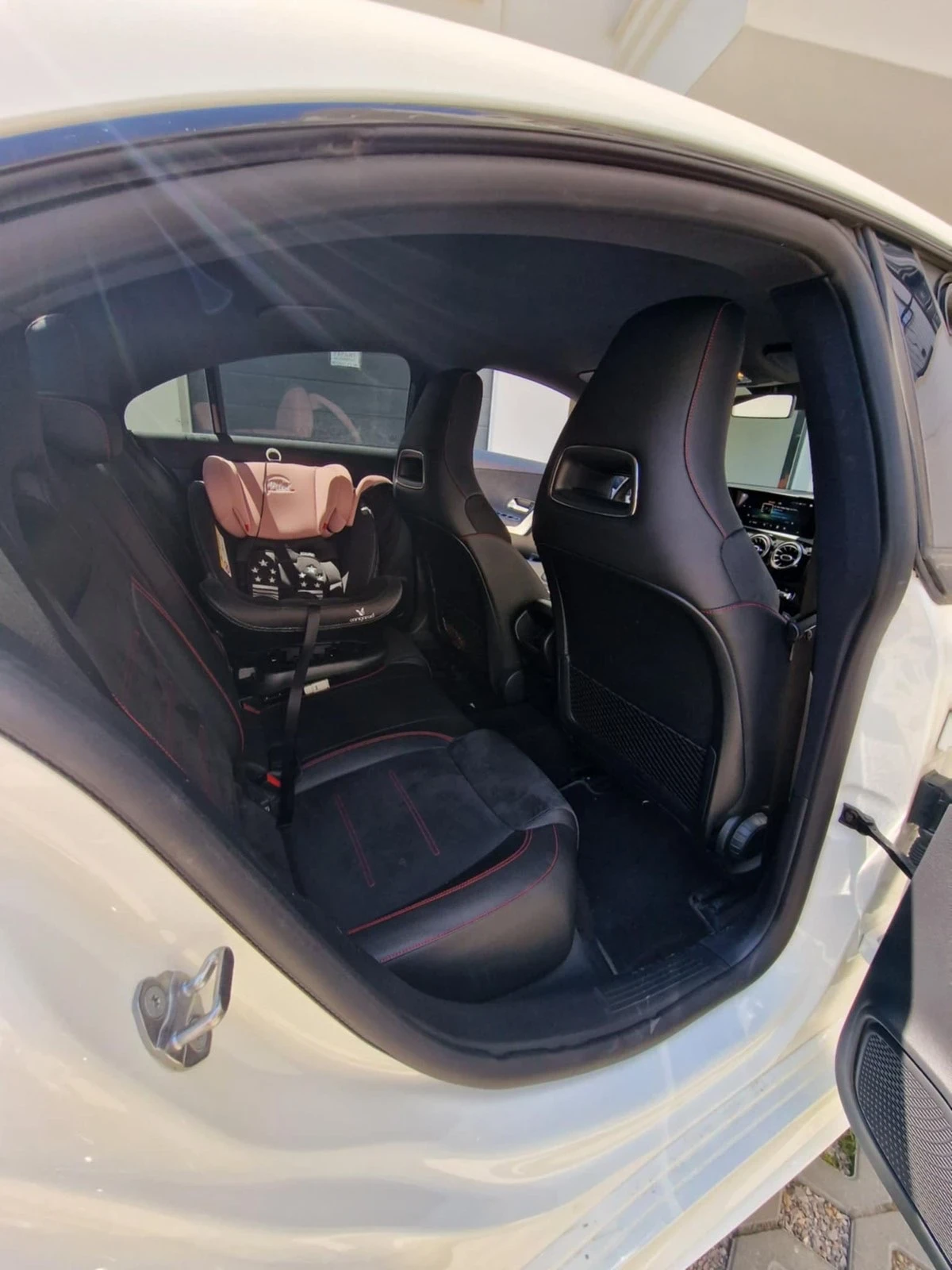 Mercedes-Benz CLA 180  - изображение 8