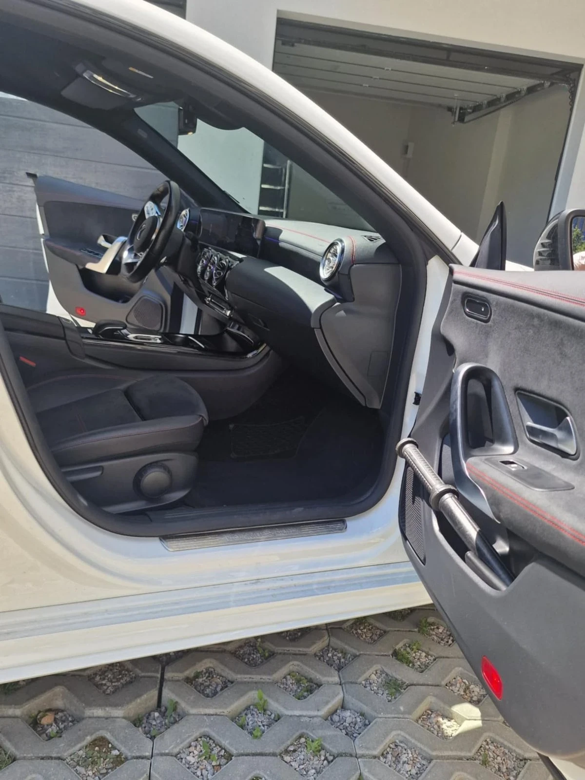 Mercedes-Benz CLA 180  - изображение 7