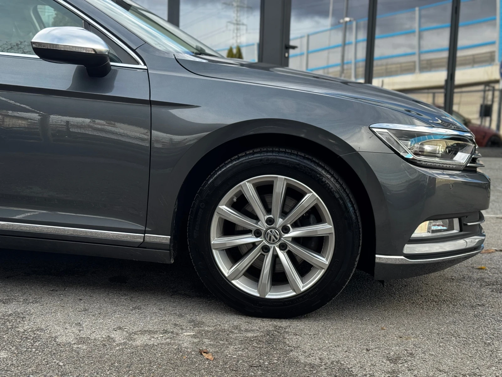 VW Passat 2.0TDI DSG Highline LED PANO Distronic SideAssist - изображение 7