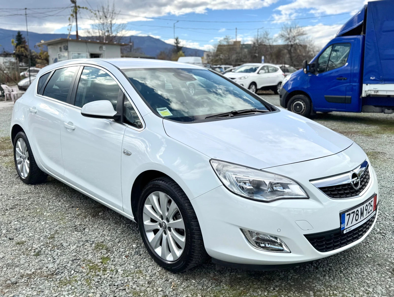 Opel Astra 1.6i * AUTOMATIC * КАТО НОВА * 47 000км * COSMO * 