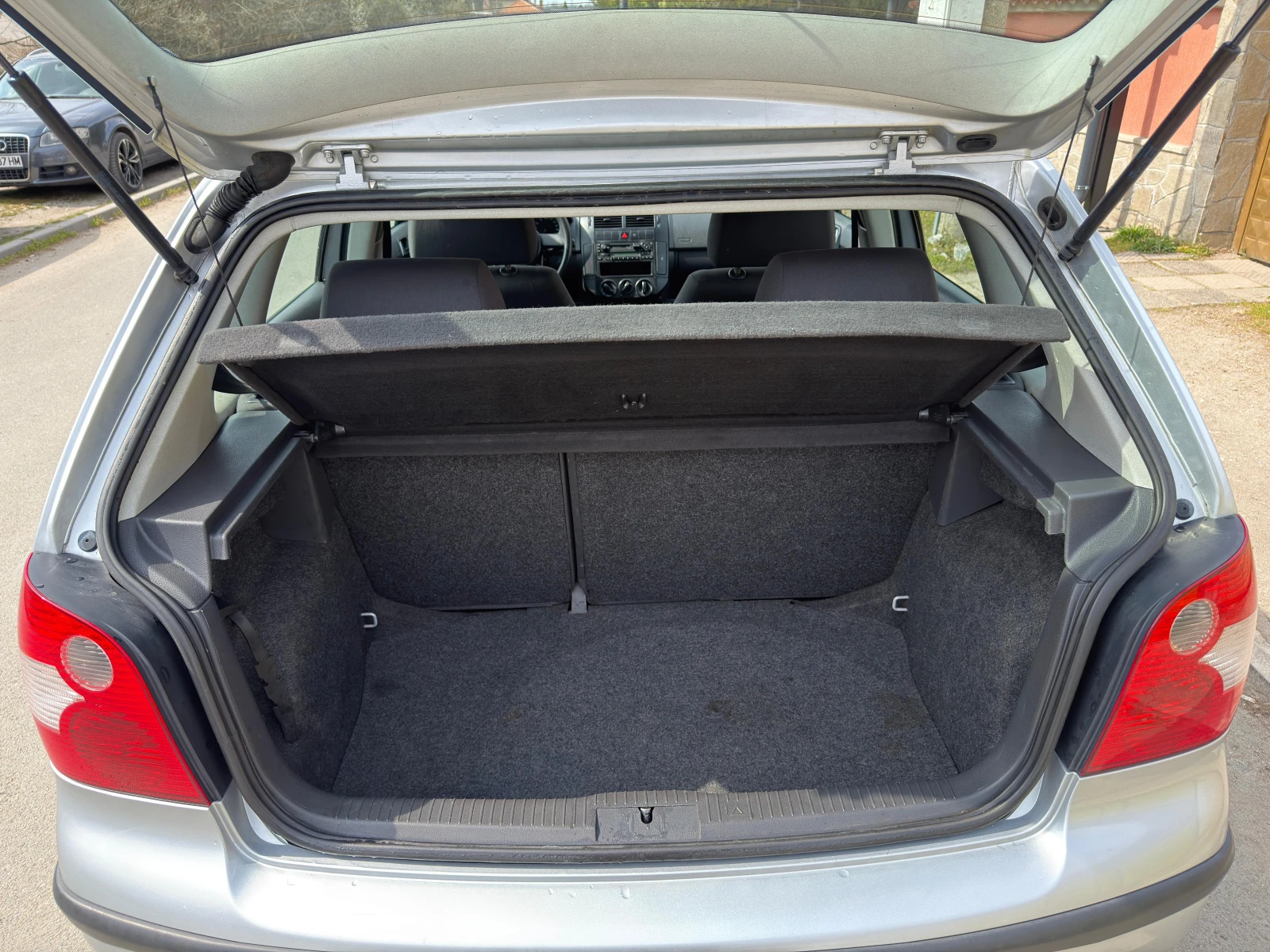 VW Polo 153000 КМ, снимка 10 - Автомобили и джипове - 53971270