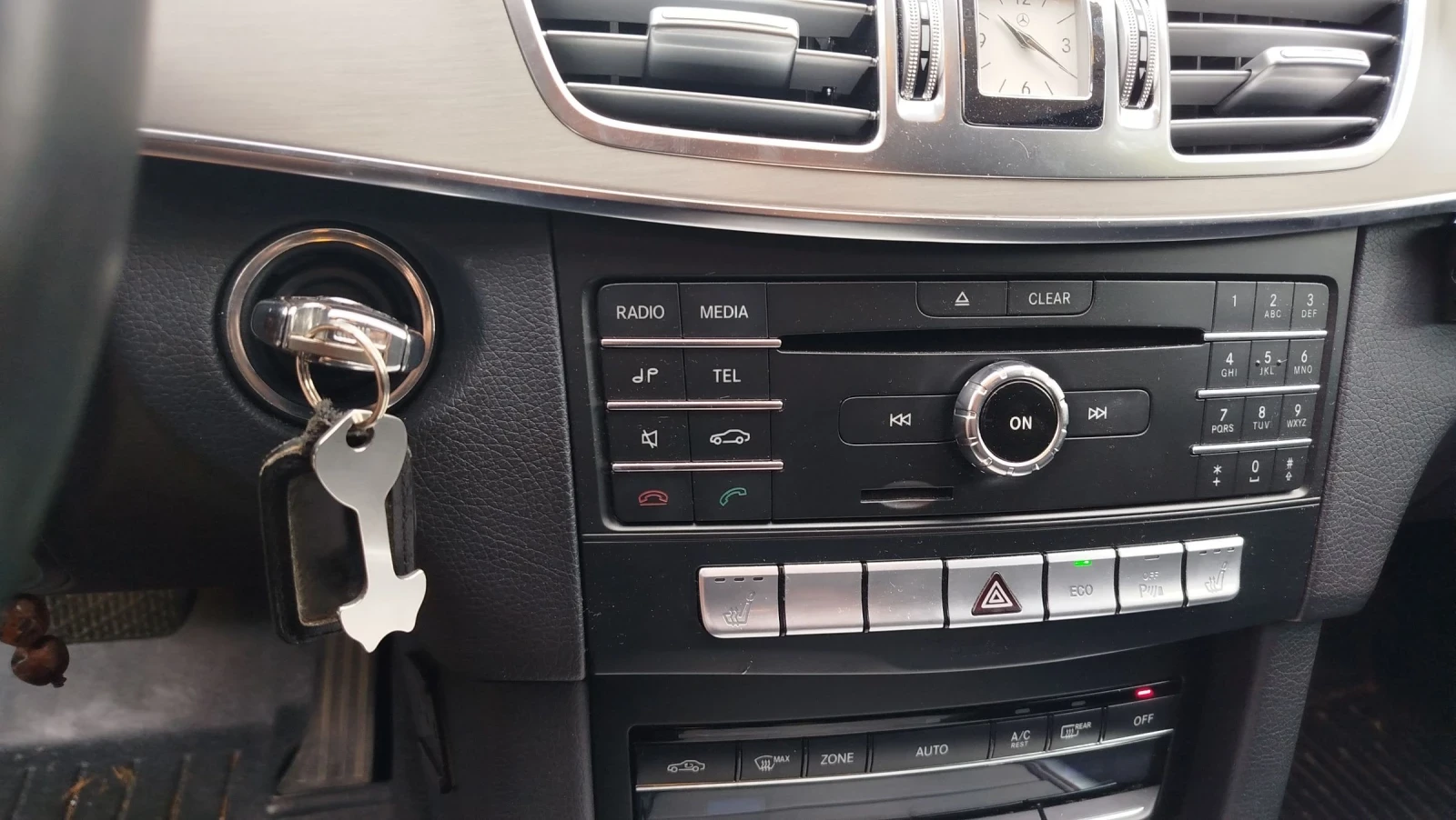 Mercedes-Benz E 200 CNG, снимка 10 - Автомобили и джипове - 54049399