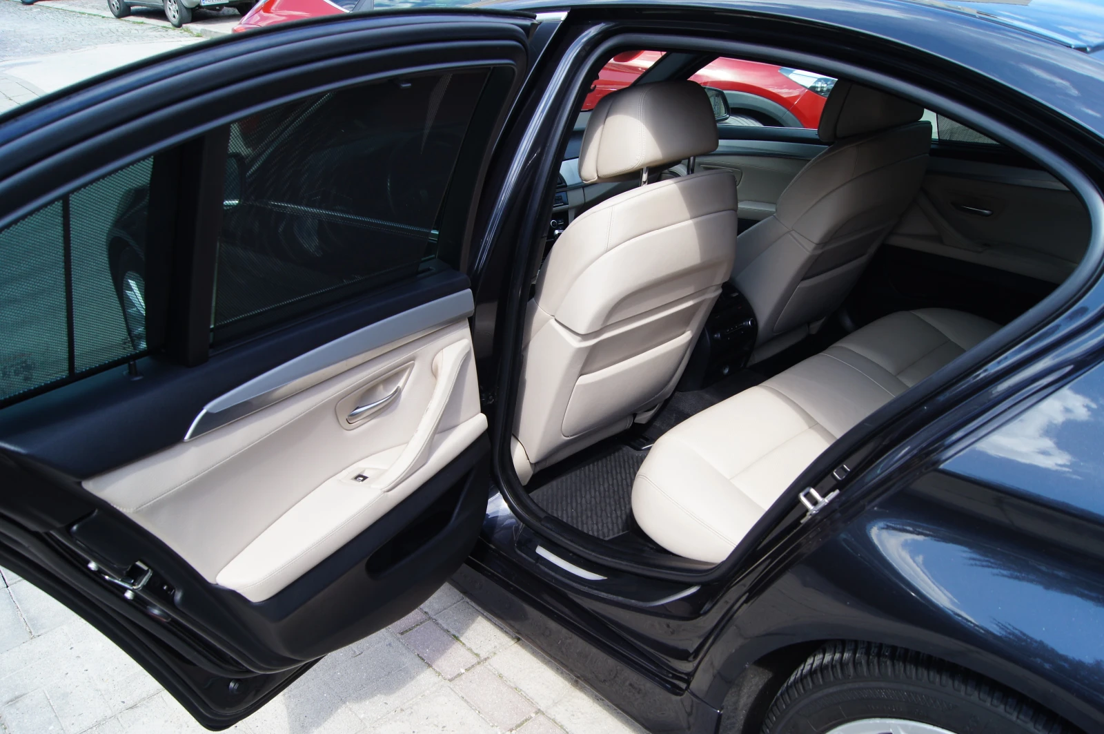 BMW 530 xDrive| SOFTCLOSE| DISTRONIC | ЛИЗИНГ, снимка 4 - Автомобили и джипове - 54125196