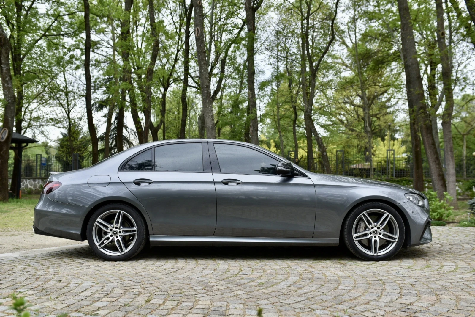 Mercedes-Benz E 300, снимка 11 - Автомобили и джипове - 54368307