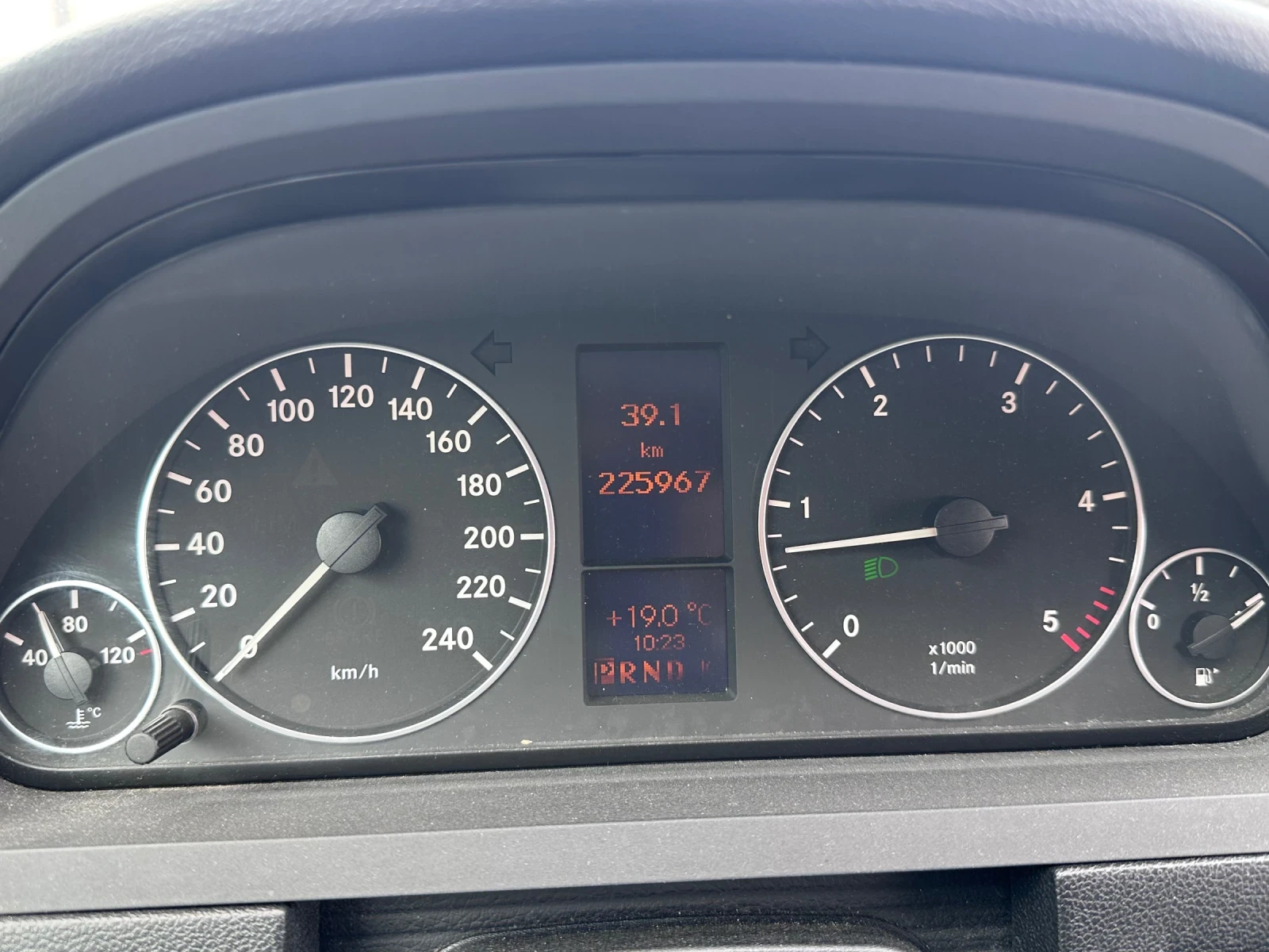 Mercedes-Benz A 180 2.0 D, снимка 16 - Автомобили и джипове - 54493765