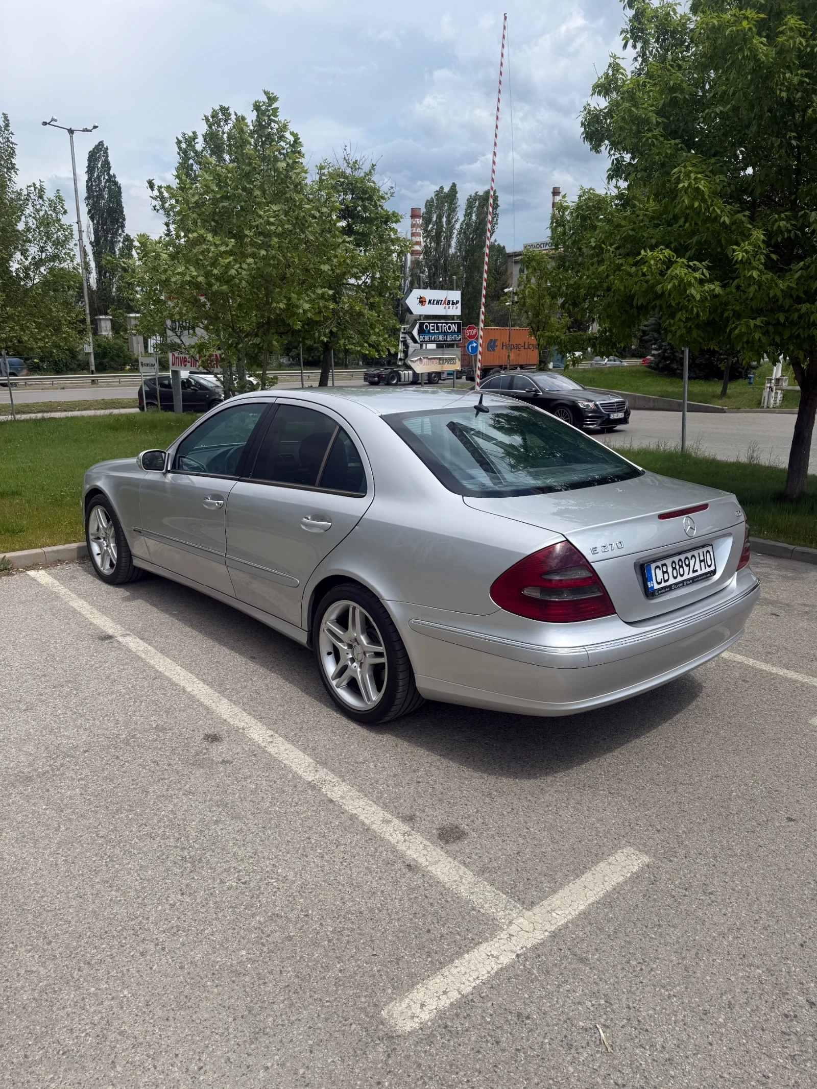 Mercedes-Benz E 270 2.7CDI 177, снимка 3 - Автомобили и джипове - 54564783