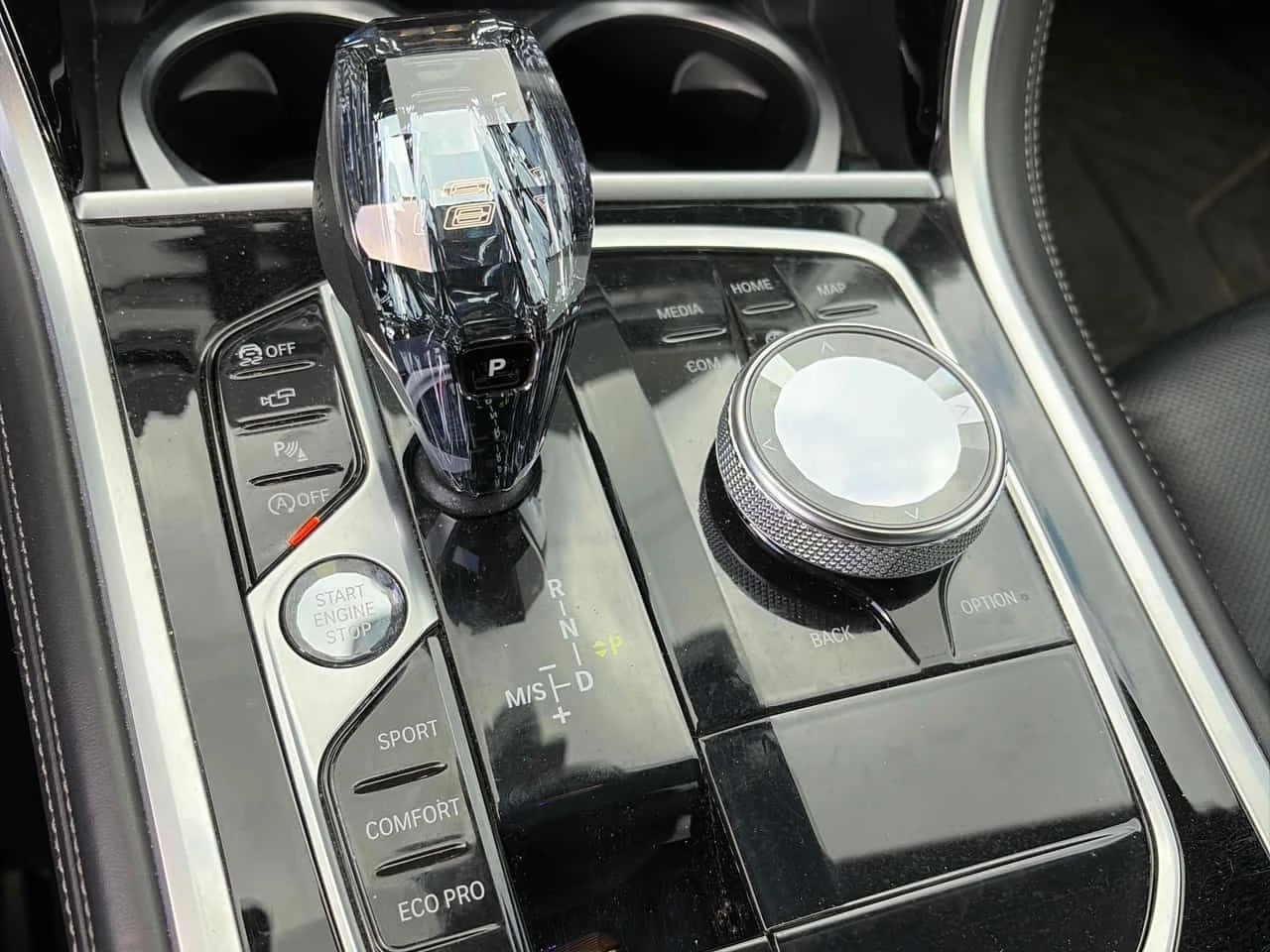 BMW 850 | DISTRONIC | HUD | 360 | SWAROVSKI | , снимка 13 - Автомобили и джипове - 54794581