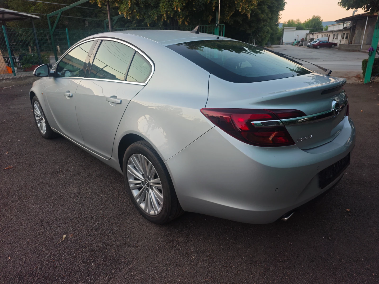Opel Insignia 2.0Turbo-4X4-Avtomat-Fece Lift, снимка 3 - Автомобили и джипове - 55597709
