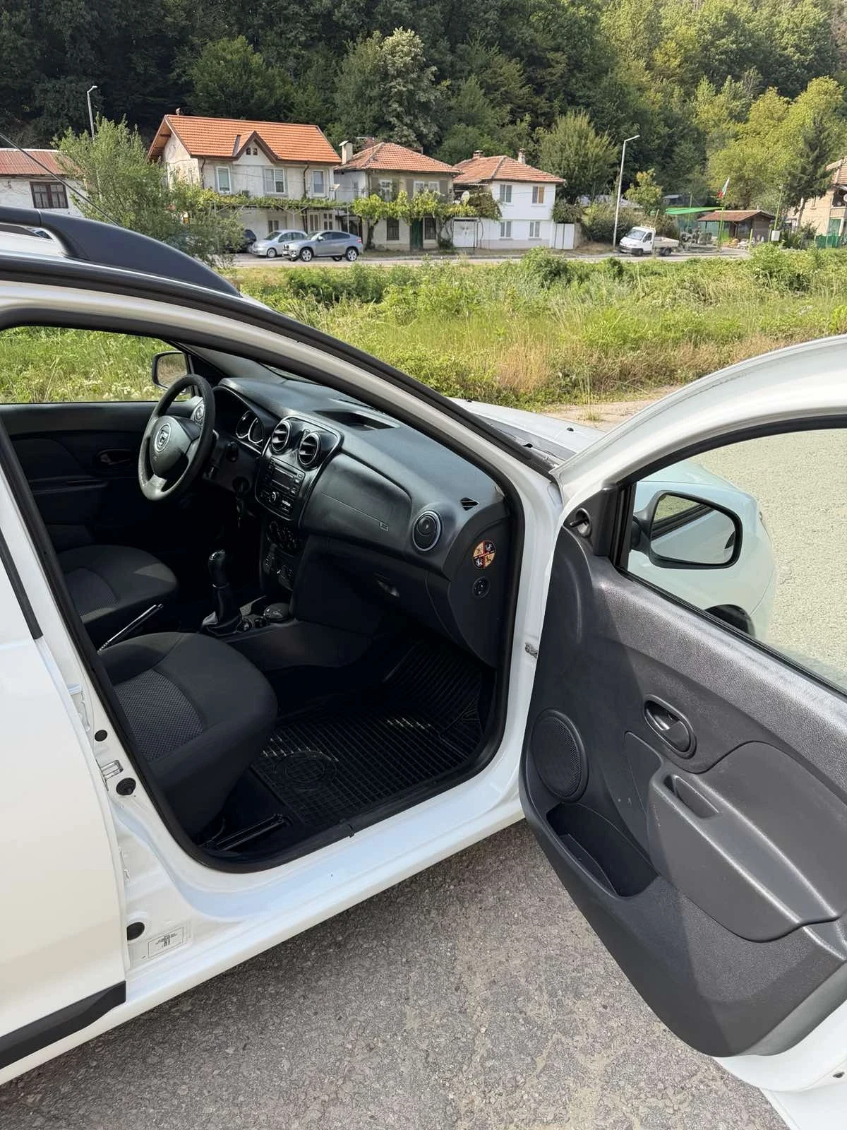 Dacia Logan MCV, снимка 9 - Автомобили и джипове - 55659382