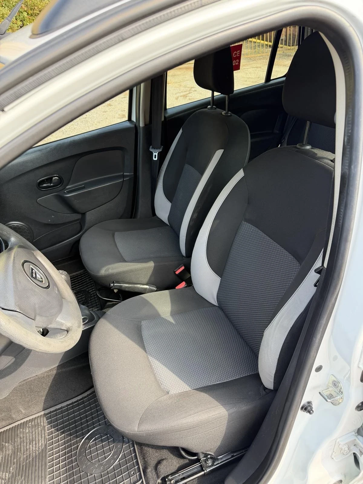 Dacia Logan MCV, снимка 8 - Автомобили и джипове - 55659382