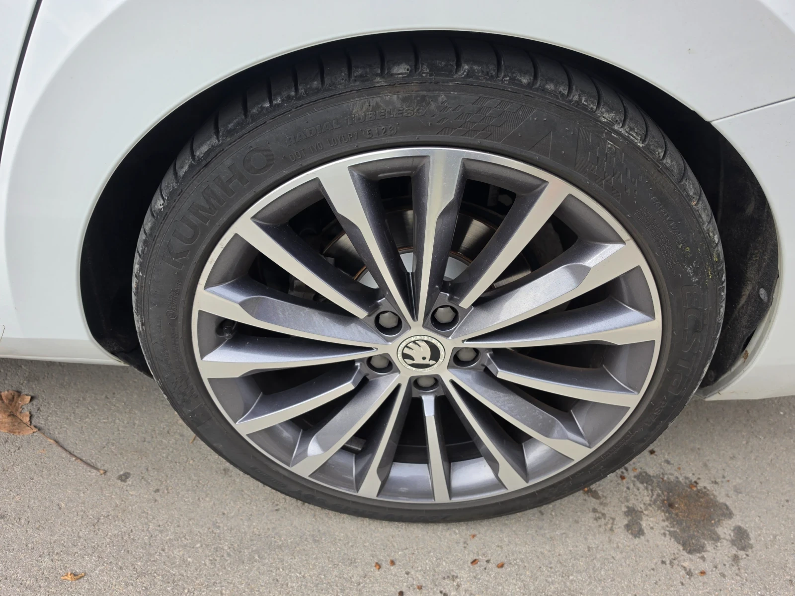 Skoda Superb 2.0 tdi 190hp L&K, снимка 14 - Автомобили и джипове - 56653483