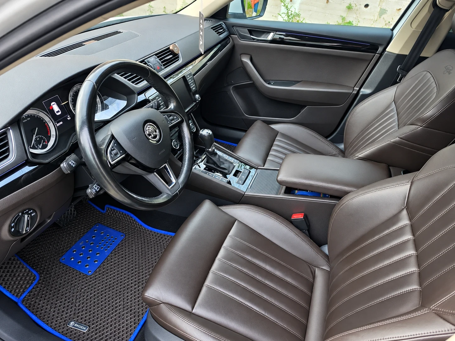 Skoda Superb 2.0 tdi 190hp L&K, снимка 7 - Автомобили и джипове - 56653483