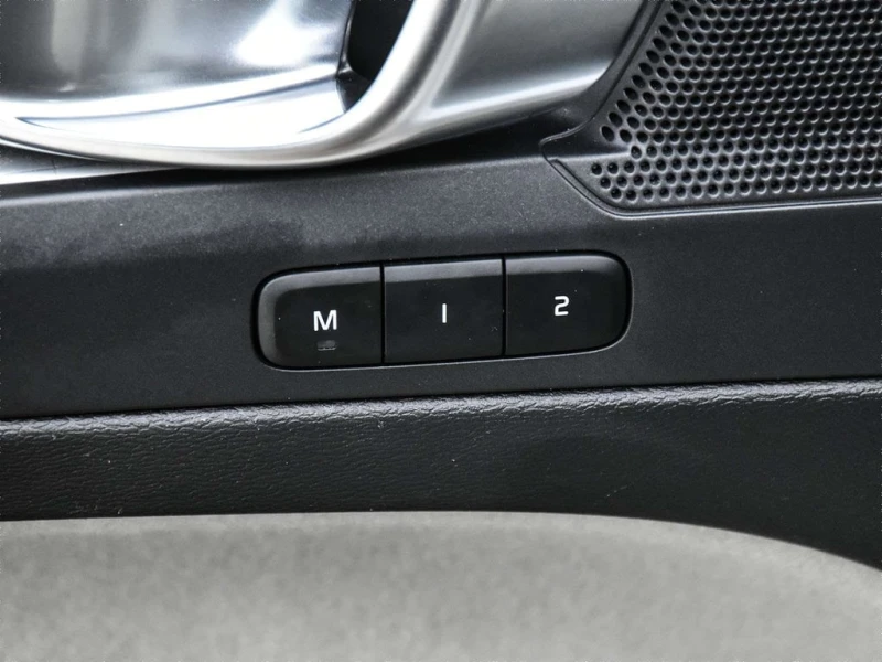 Volvo XC40 * Momentum (excl S60) * CARFAX * ЦЕНА ДО БГ, снимка 10 - Автомобили и джипове - 53455753