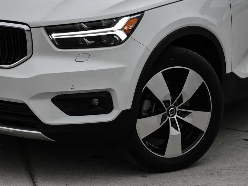 Volvo XC40 * Momentum (excl S60) * CARFAX * ЦЕНА ДО БГ, снимка 2 - Автомобили и джипове - 53455753