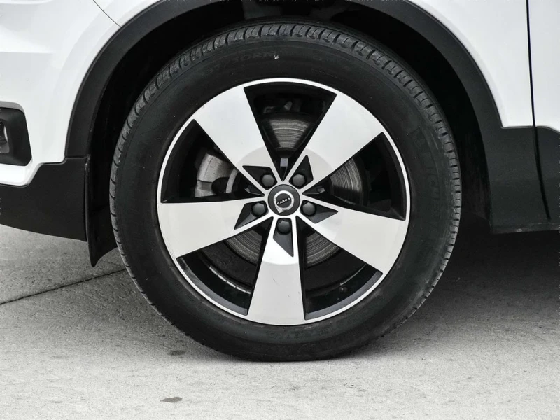 Volvo XC40 * Momentum (excl S60) * CARFAX * ЦЕНА ДО БГ, снимка 8 - Автомобили и джипове - 53455753