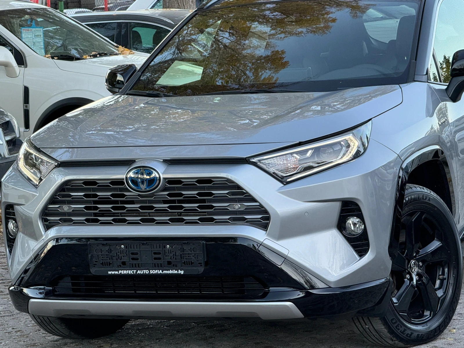 Toyota Rav4 2.5HYBRID-4X4УНИКАЛНА//47Х.КМ//-КАТО НОВА-KEYLESS - изображение 2