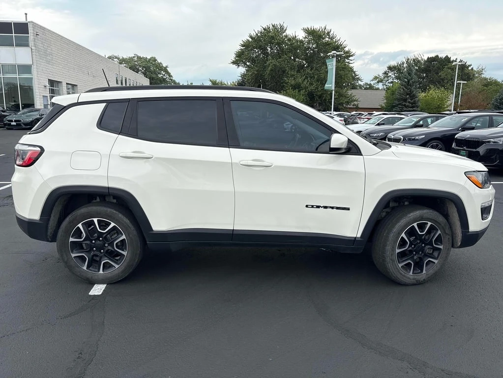 Jeep Compass * Upland Edition * CARFAX * БЕЗ ПЪРВОНАЧАЛНА ВНОСК - изображение 3