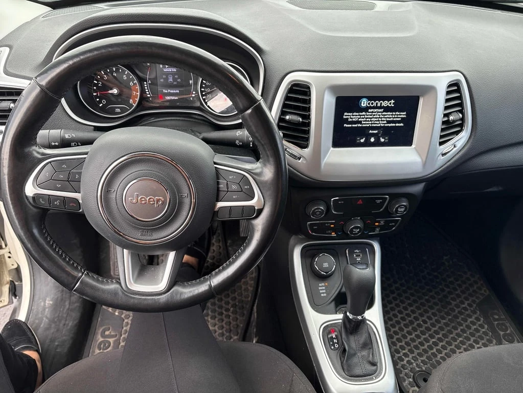 Jeep Compass * Upland Edition * CARFAX * БЕЗ ПЪРВОНАЧАЛНА ВНОСК - изображение 5