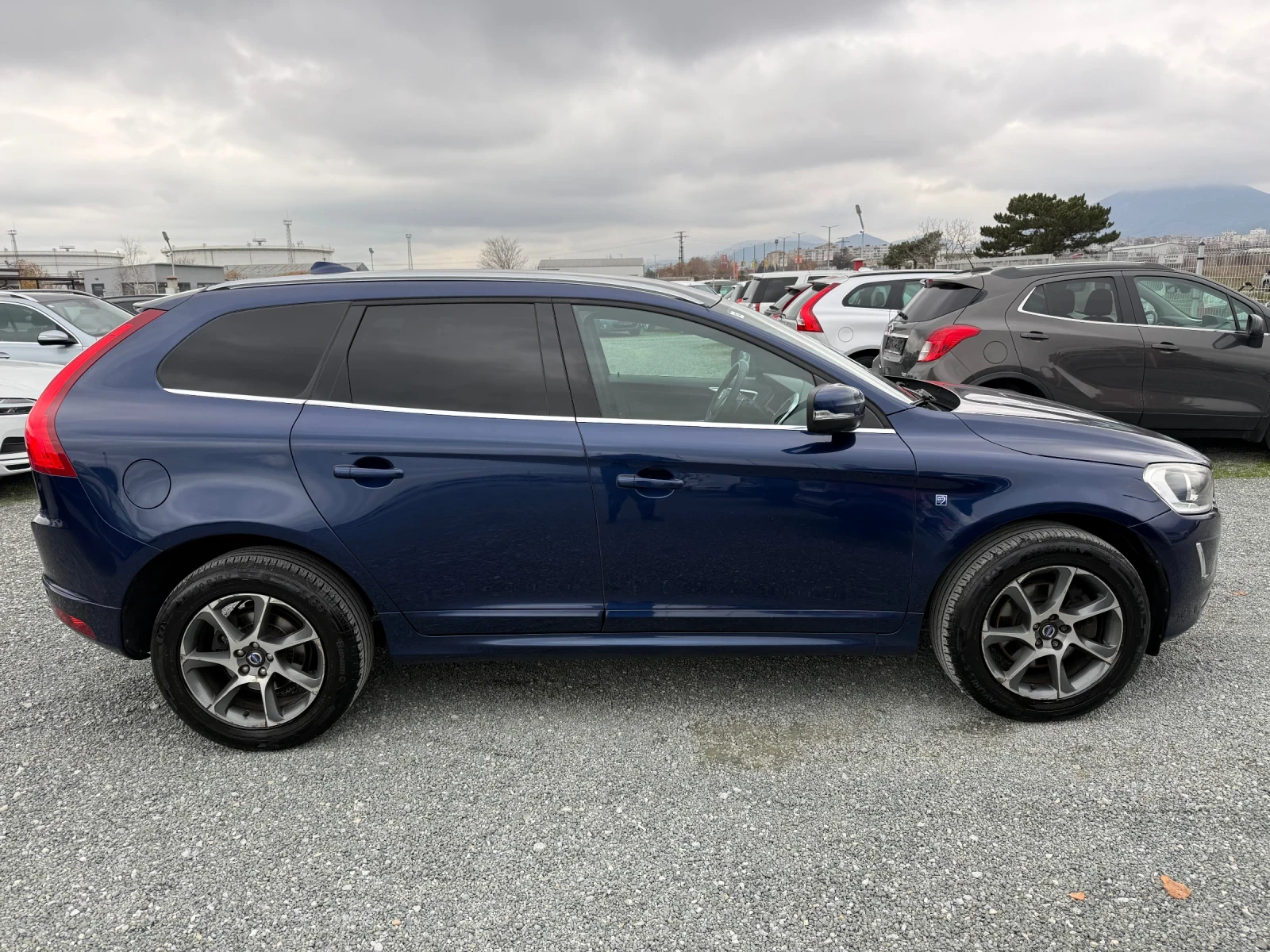 Volvo XC60 (KATO НОВА)^(4х4) - изображение 4