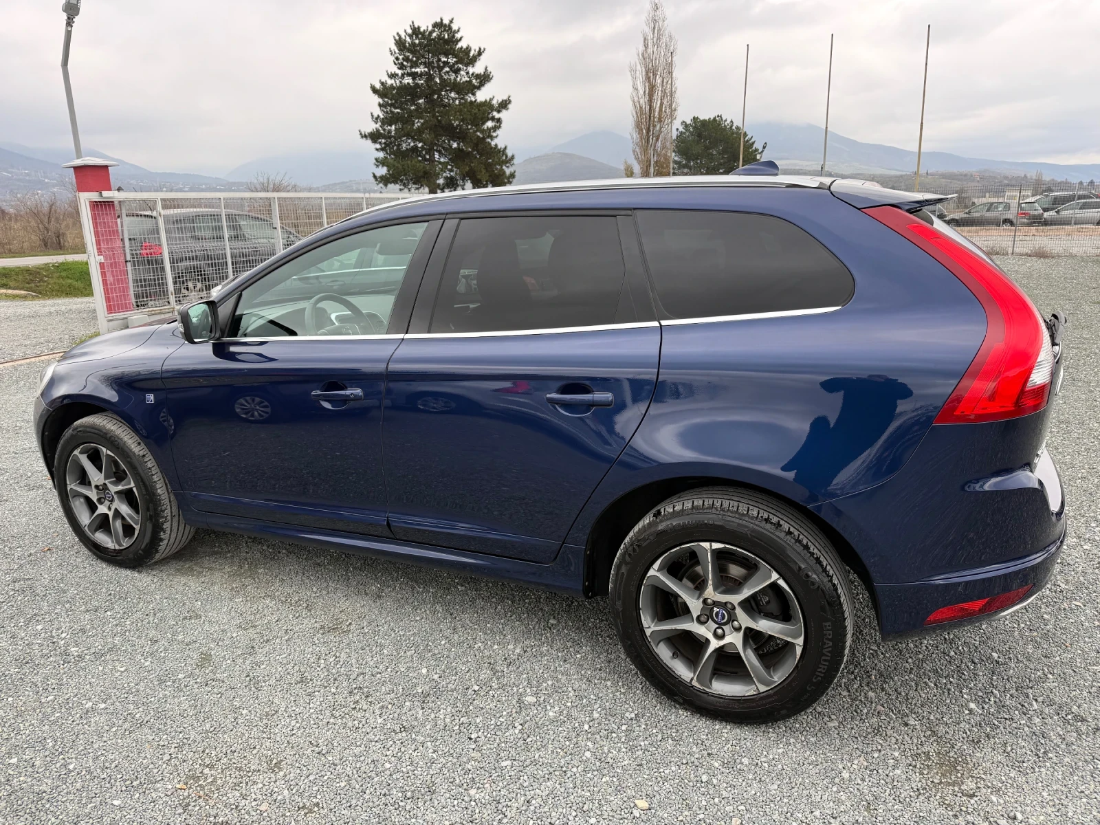 Volvo XC60 (KATO НОВА)^(4х4) - изображение 9