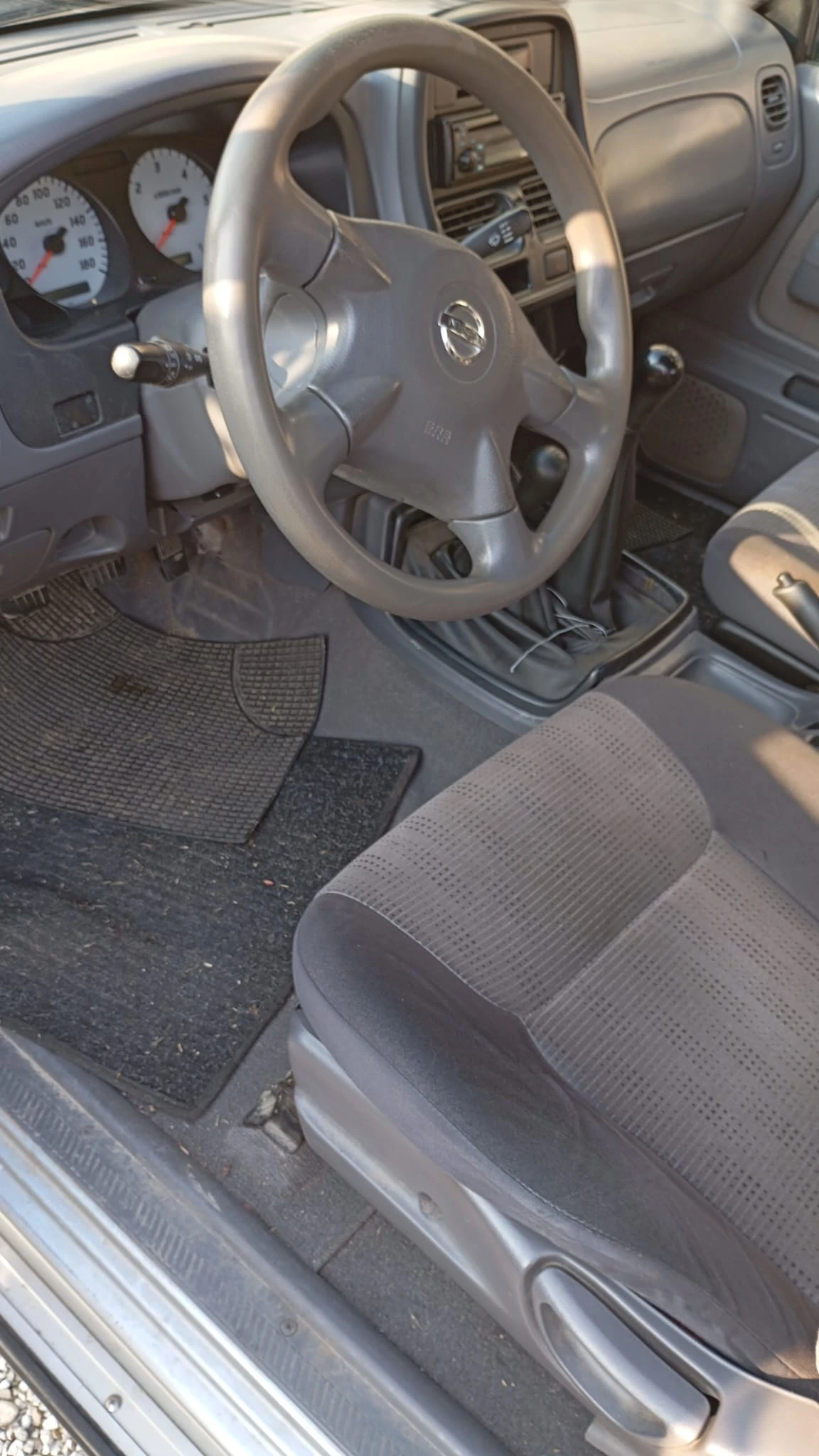 Nissan Navara 2.5 Double Cab , снимка 4 - Автомобили и джипове - 54032588