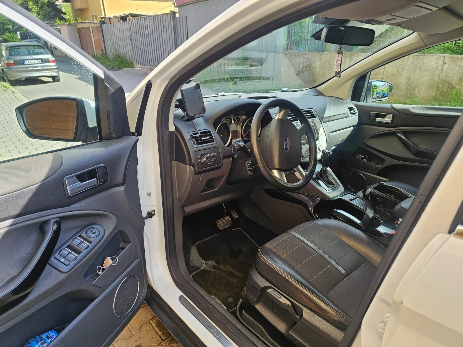 Ford Kuga 4x4 keyless , снимка 8 - Автомобили и джипове - 54546920