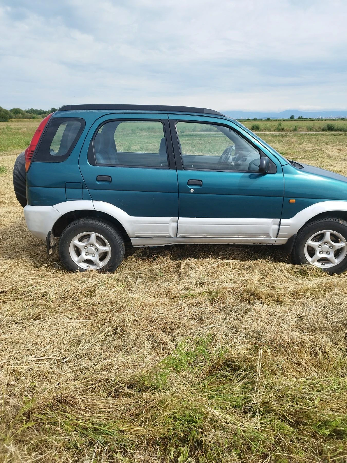 Daihatsu Terios 1.3 83кс 4х4, снимка 3 - Автомобили и джипове - 54885008