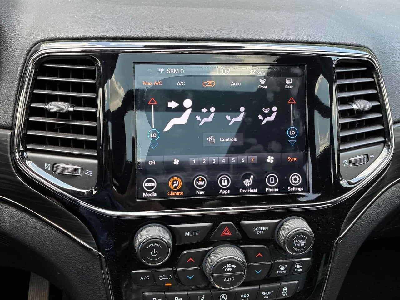 Jeep Grand cherokee * Limited X * ДИСТРОНИК * ПОДГРЕВ * ПАНОРАМА, снимка 10 - Автомобили и джипове - 55158891