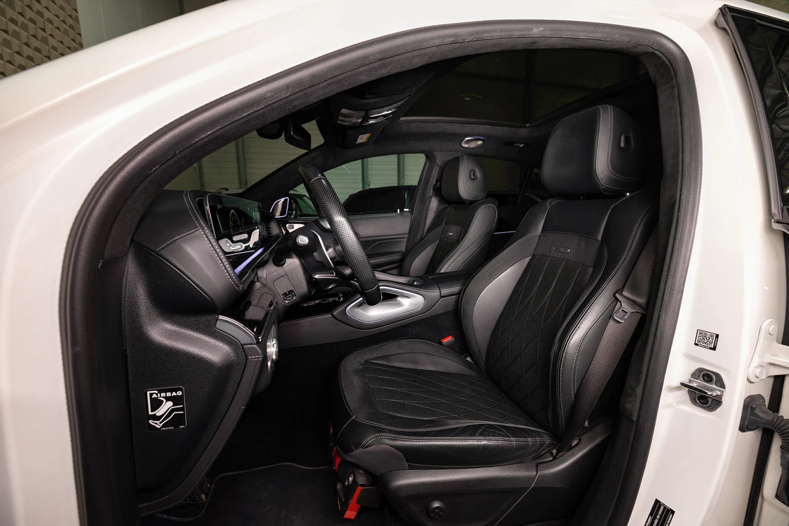 Mercedes-Benz GLE 53 4MATIC Distronic| Burmester| 7Cars| ГаранцияPanorama| , снимка 8 - Автомобили и джипове - 56022889