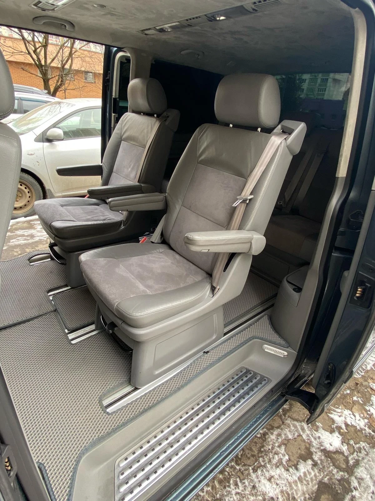 VW Multivan 2.5TDI - изображение 6