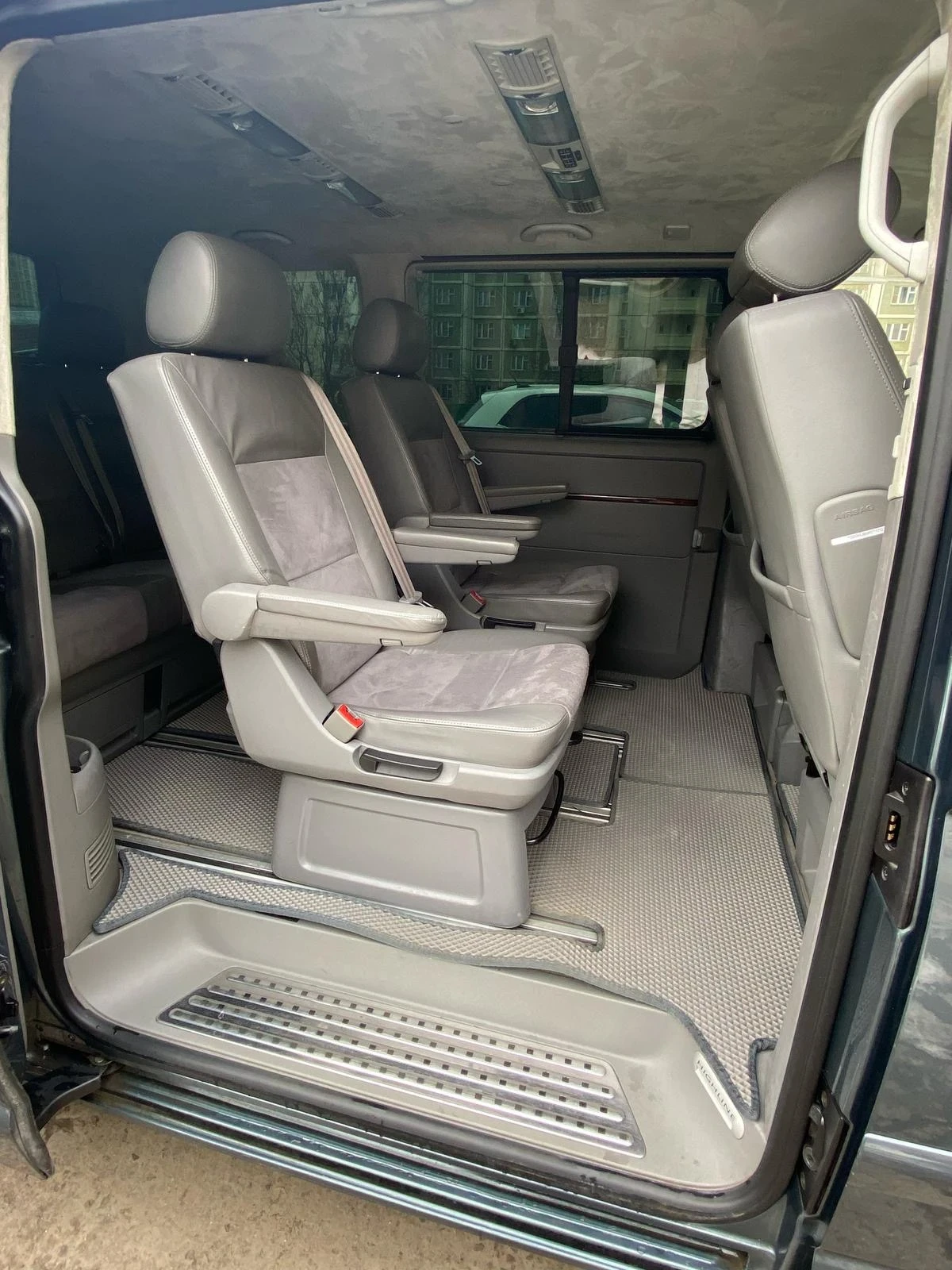 VW Multivan 2.5TDI - изображение 4